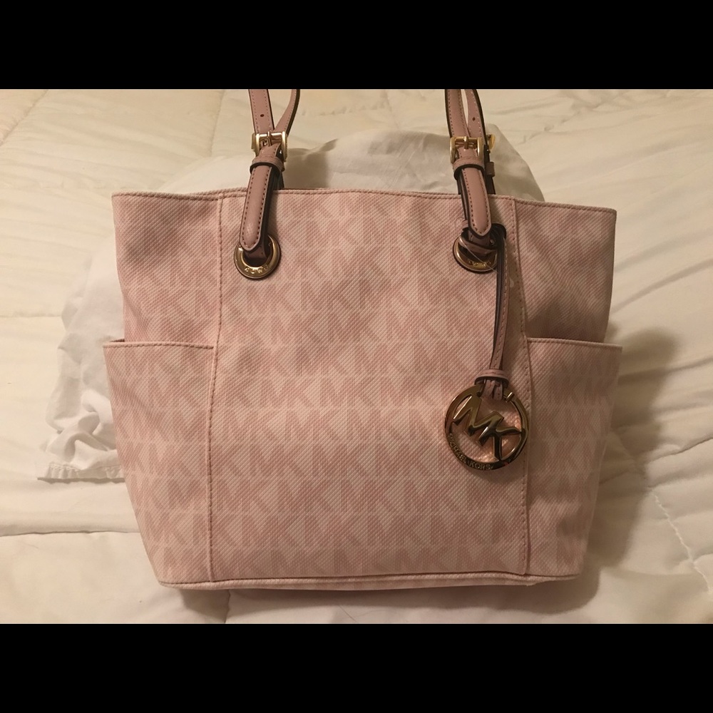 Michael Kors - Jet Set Signature EW Tote - Medium